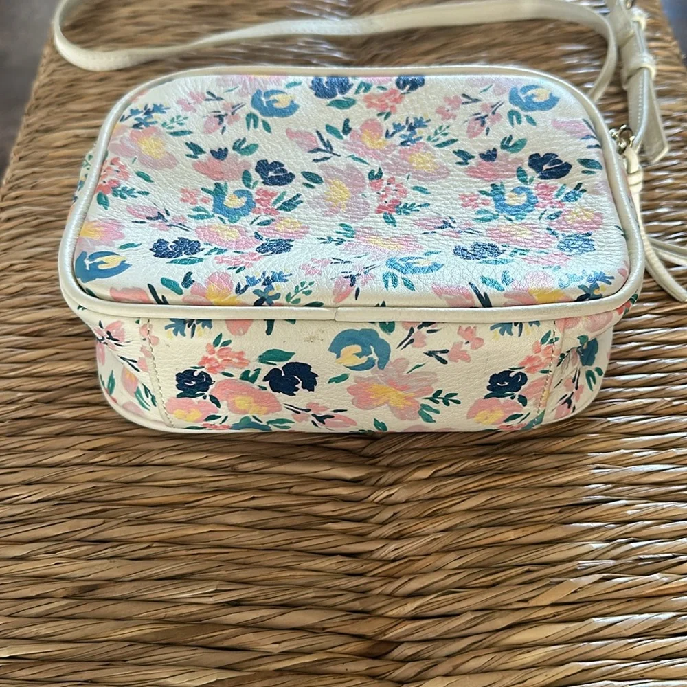 Mark & Graham crossbody floral bag ❤️ - Picture 4 of 12